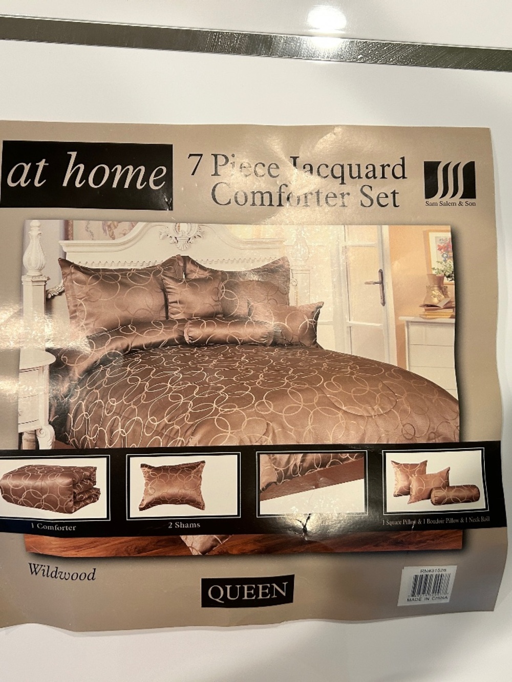 Queen 7-Piece Complete Bedding Set 1 Comforter 2 shams 1 bedskirt 3 pillows